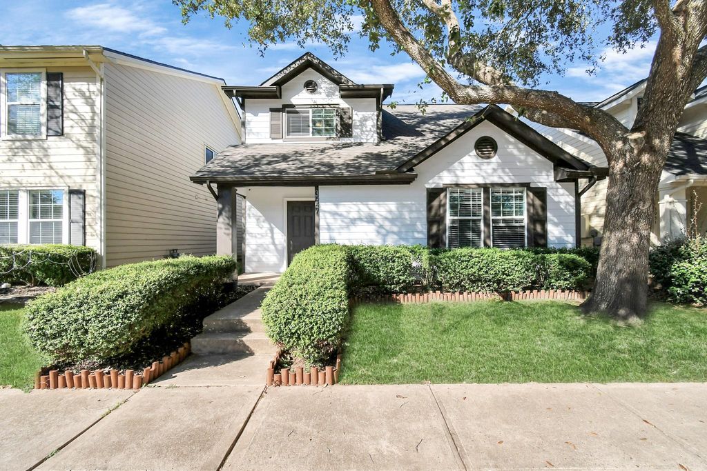 Photo of 3947 Carriage Park Row, Missouri City, TX 77459 (MLS # 21782246)