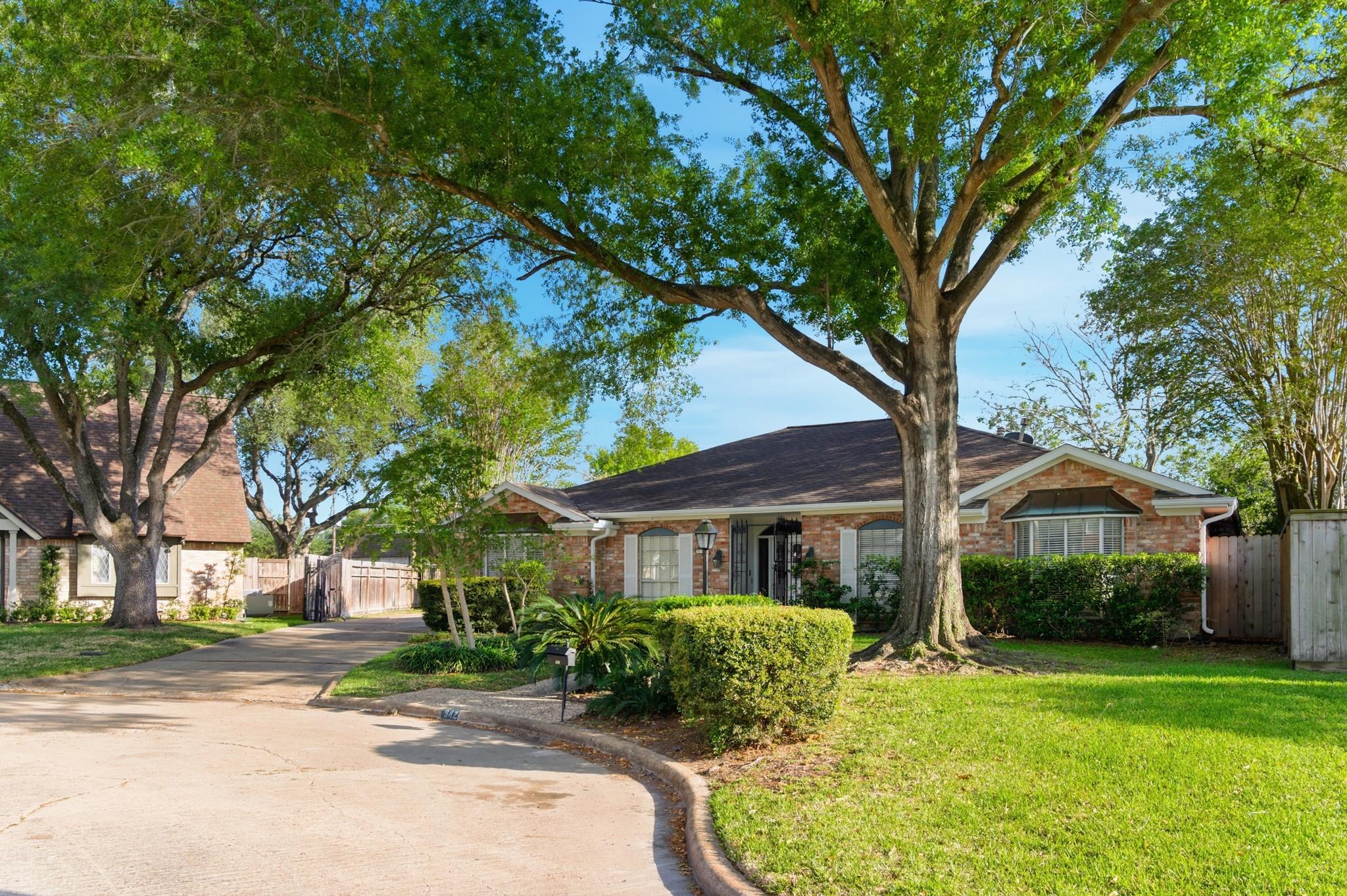 942 Brunswick Circle
