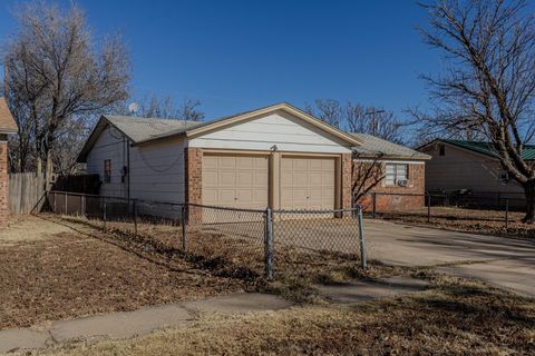 Photo of 1412 W 25th Street, Plainview, TX 79072 (MLS # 28020827)