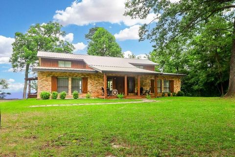Photo of 169 Cheyenne Street, Zavalla, TX 75980 (MLS # 53589448)