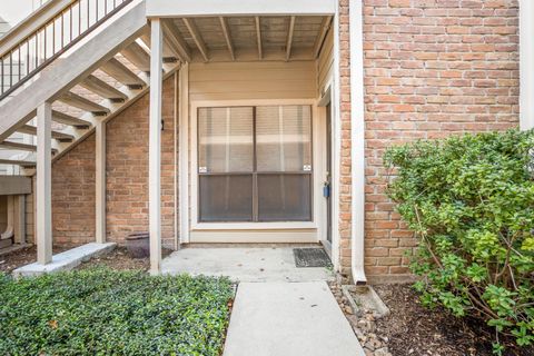 Photo of 2001 Bering Drive #7B, Houston, TX 77057 (MLS # 13267528)