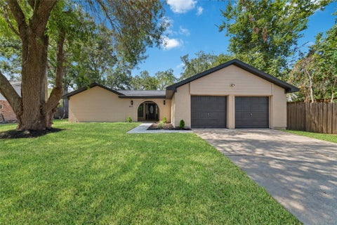 Photo of 811 Timber Cove Drive, Seabrook, TX 77586 (MLS # 62906205)