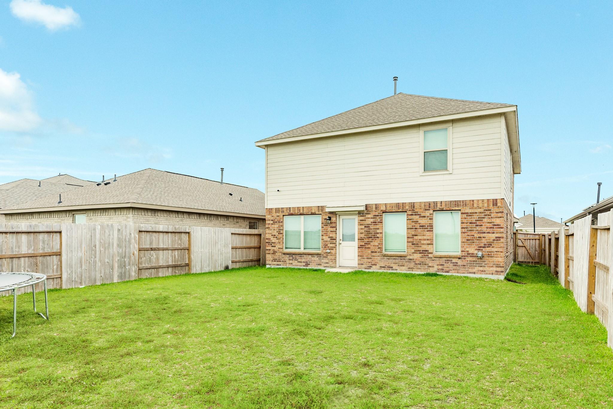 1523 Windrose Bend