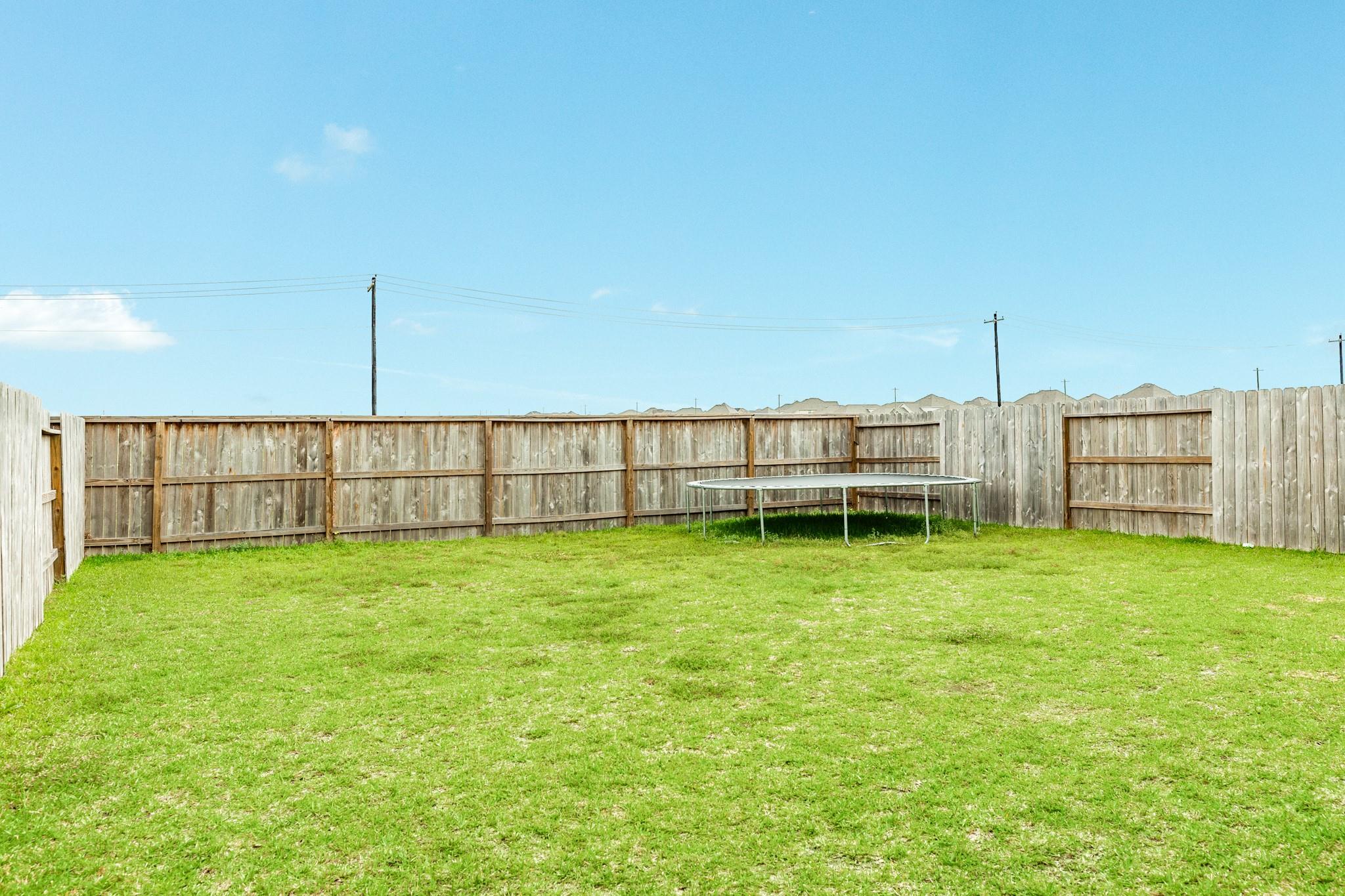 1523 Windrose Bend