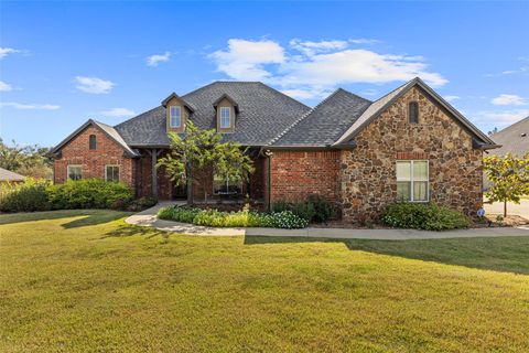 Photo of 155 Oakland Dr, Longview, TX 75605 (MLS # 79957060)