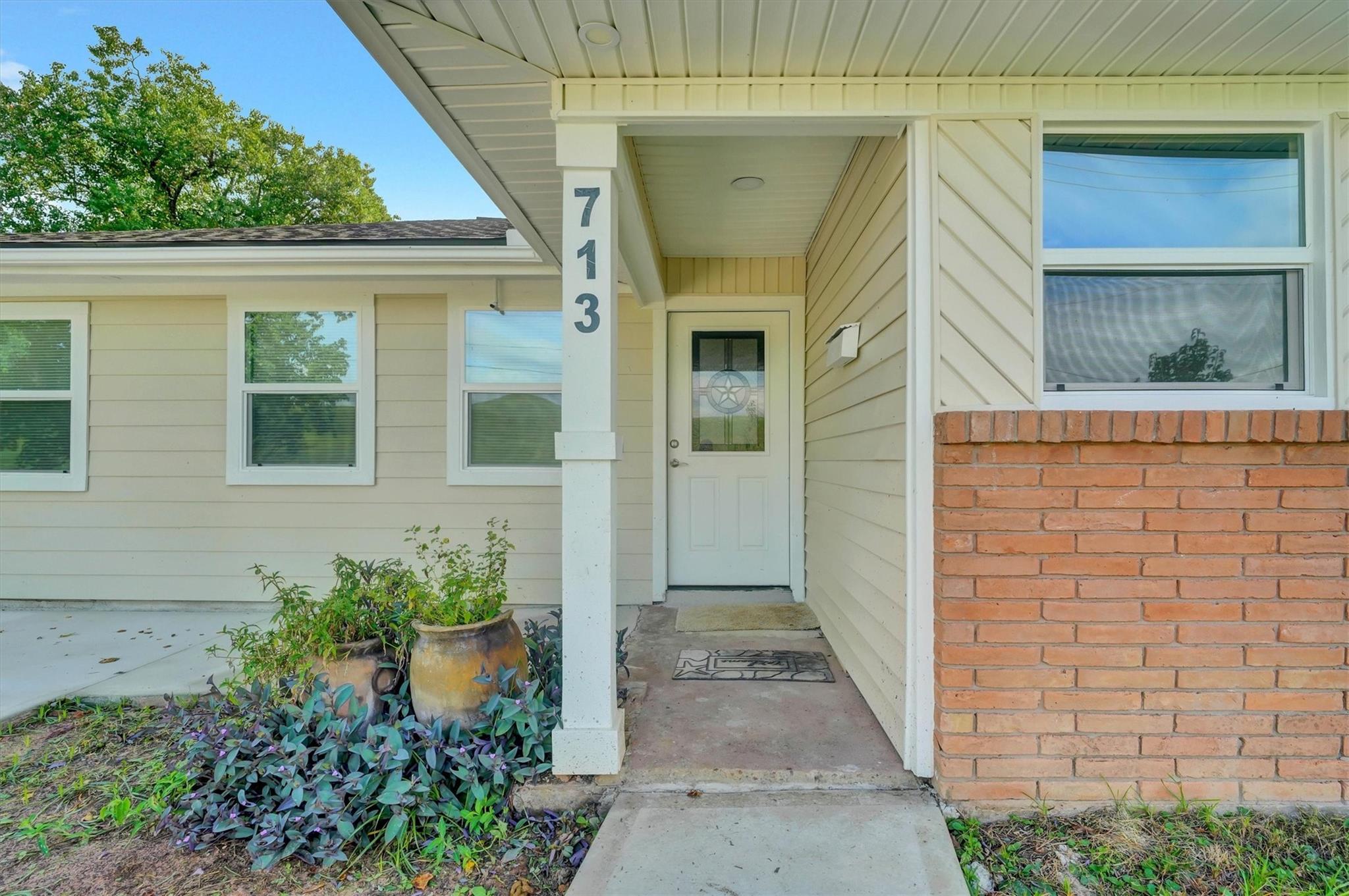 713 Scarborough Lane