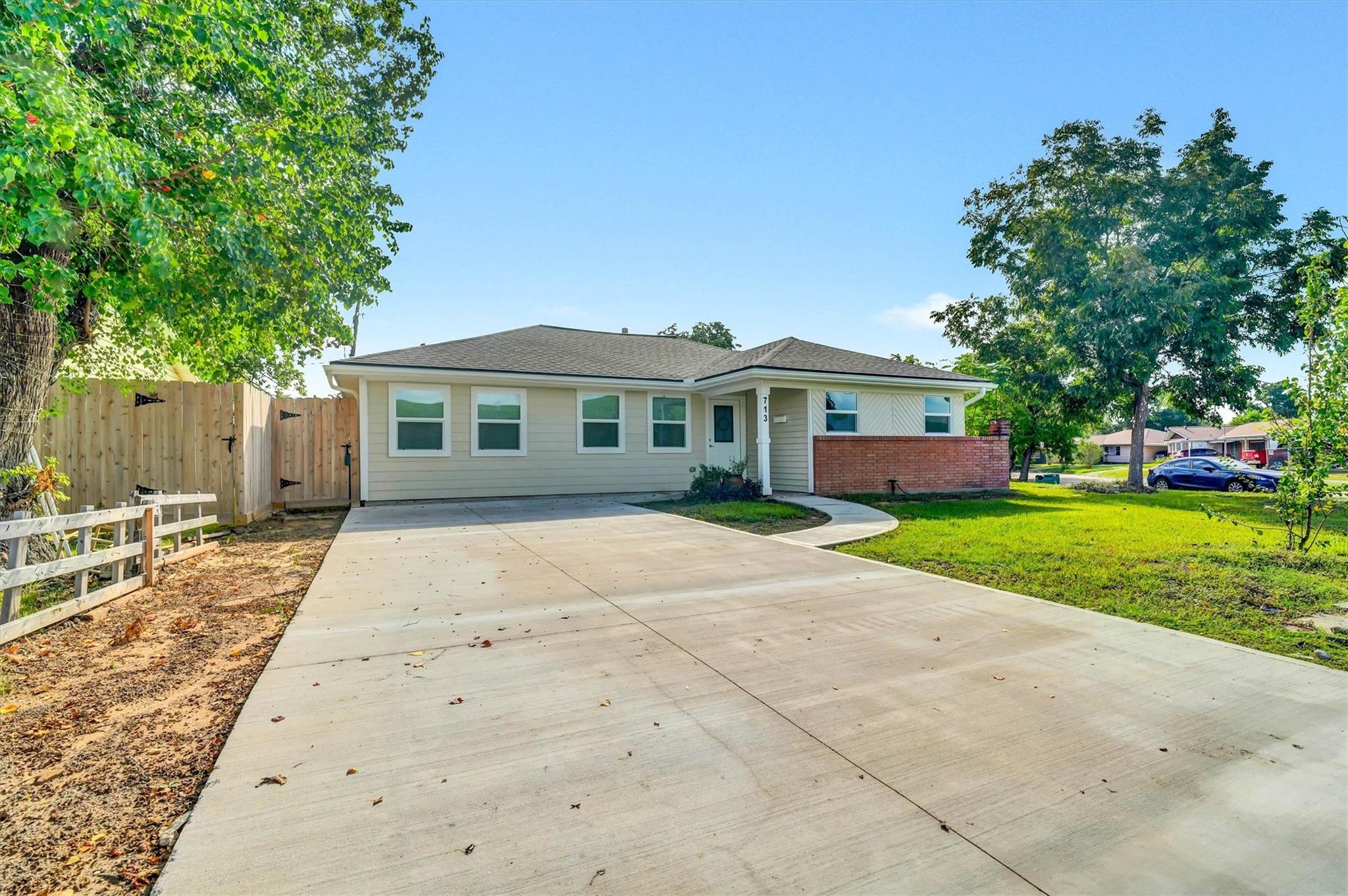 713 Scarborough Lane