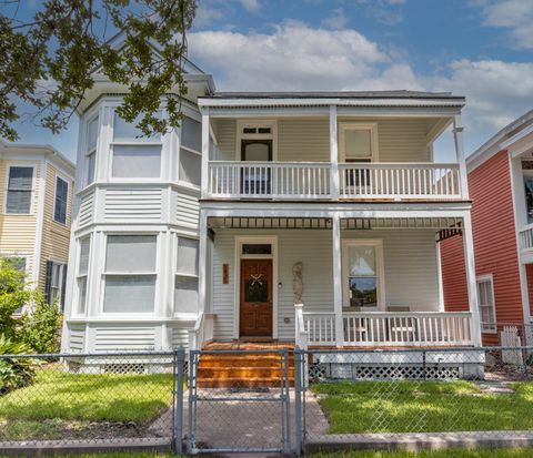 Photo of 1820 Avenue M, Galveston, TX 77550 (MLS # 47669813)