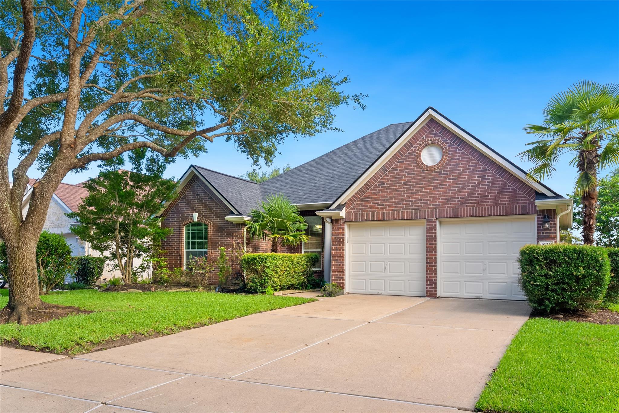 5719 Horseshoe Falls