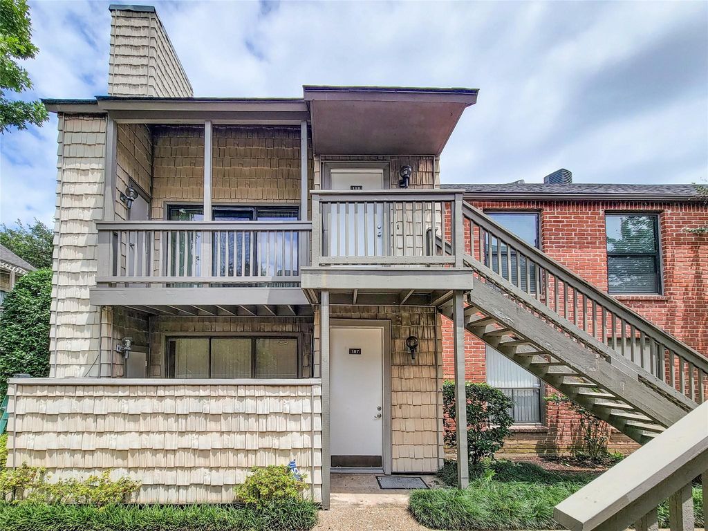 Photo of 2829 Timmons Lane #188, Houston, TX 77027 (MLS # 74139498)