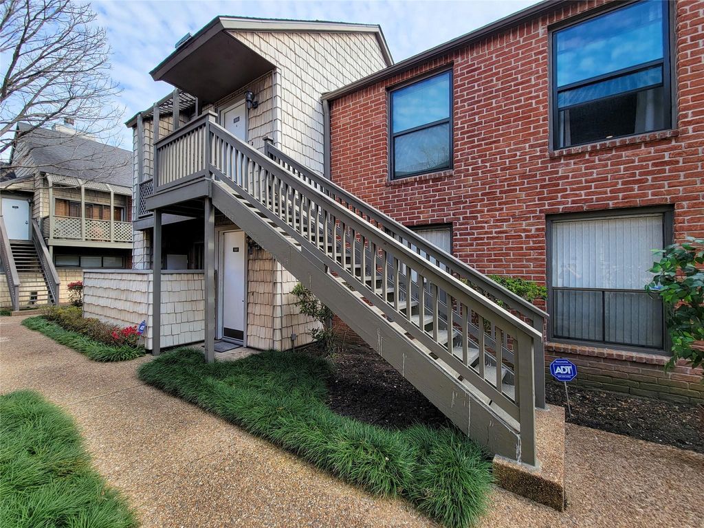 Photo of 2829 Timmons Lane #188, Houston, TX 77027 (MLS # 74139498)