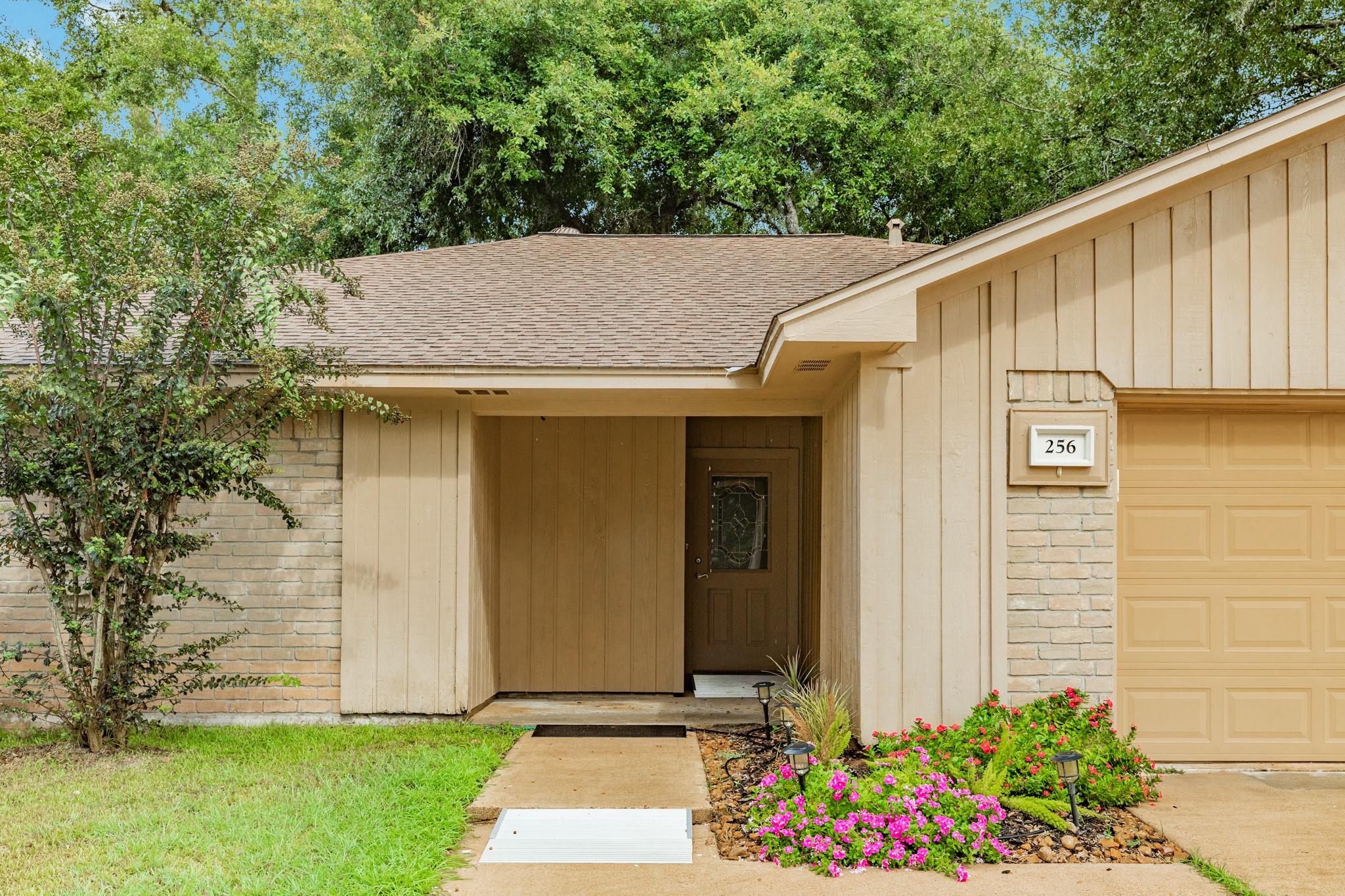 256 Freeman Boulevard
