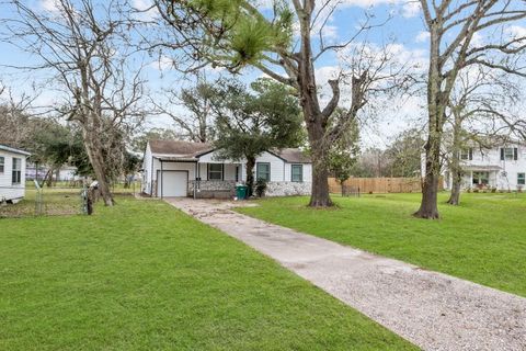 2217 Meadow Lane La Marque TX 77568