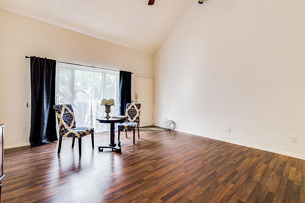 2100 Tanglewilde Street 296