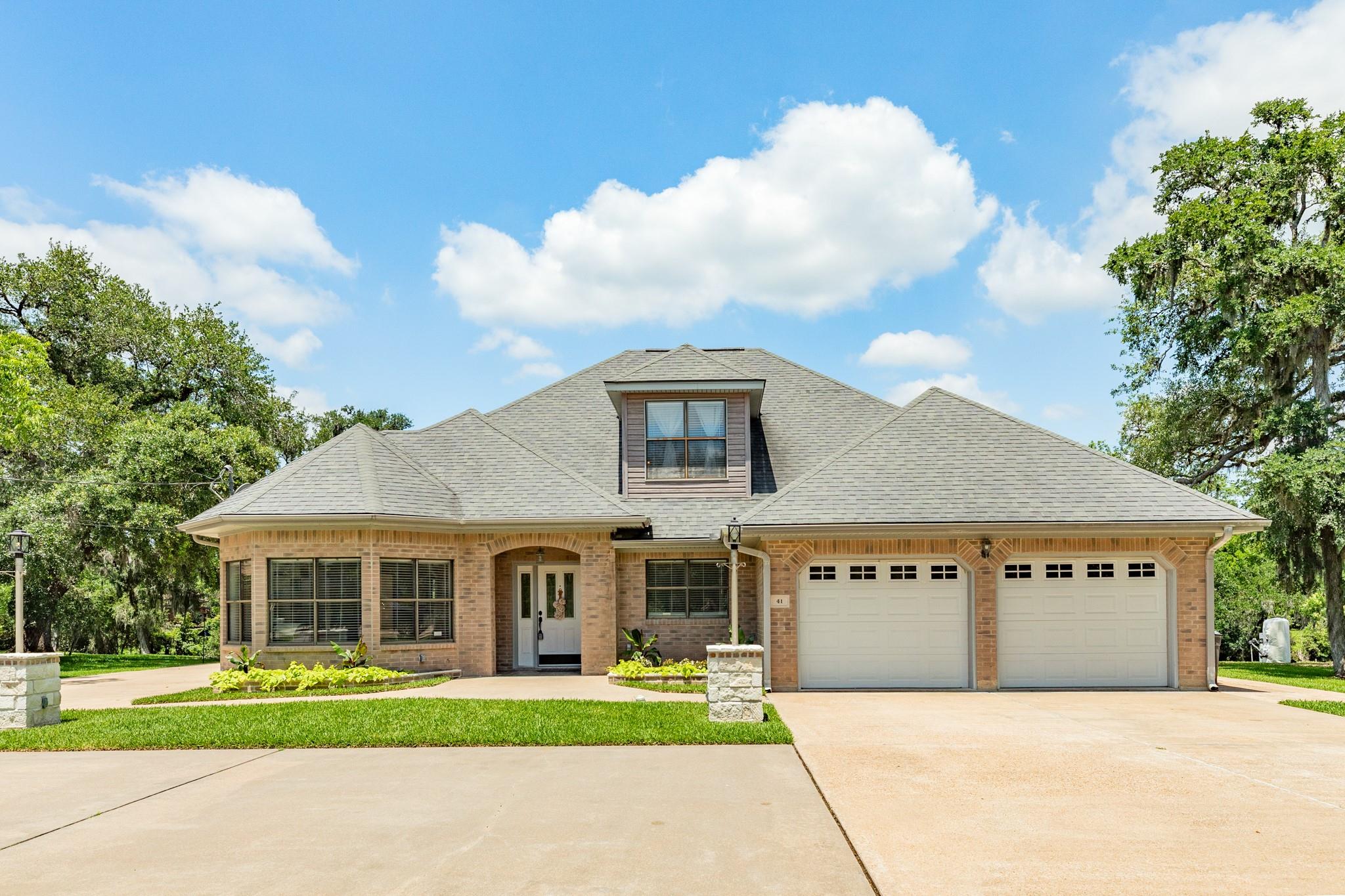 41 Robinhood Lane
