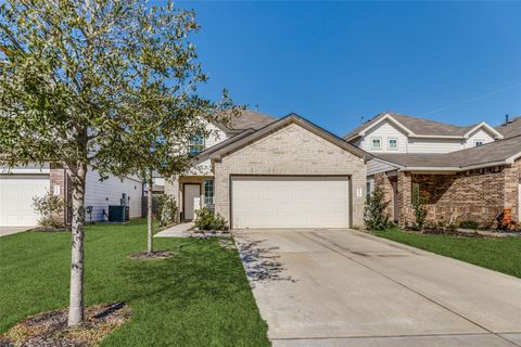 Homes For Sale - 3633 Cub Drive<br/> Conroe, TX 77301