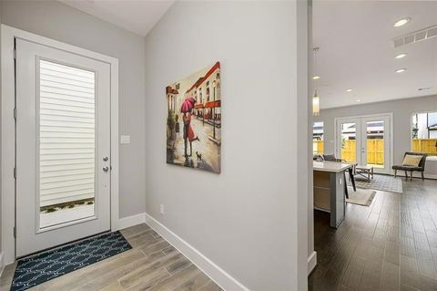 Tiny photo for 105 W Whitney Street #B, Houston, TX 77018 (MLS # 30466063)