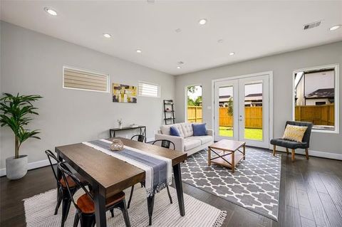 Tiny photo for 105 W Whitney Street #B, Houston, TX 77018 (MLS # 30466063)