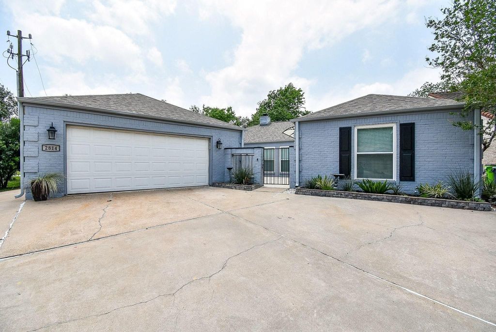 Photo of 2814 Foxfire Circle, Missouri City, TX 77459 (MLS # 68778267)