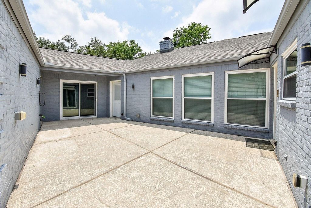 Photo of 2814 Foxfire Circle, Missouri City, TX 77459 (MLS # 68778267)
