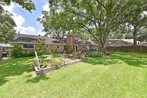 Tiny photo for 1901 Laurel Oaks Drive, Richmond, TX 77469 (MLS # 98841568)
