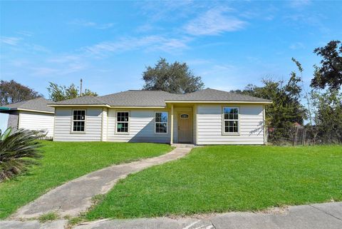 Photo of 908 Palmetto Drive, Pasadena, TX 77506 (MLS # 10952451)