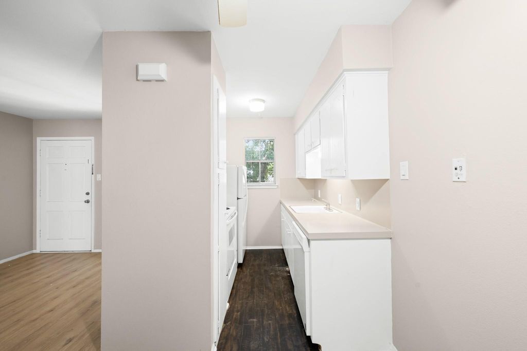 Photo of 2012 Brun Street #E, Houston, TX 77019 (MLS # 60643828)