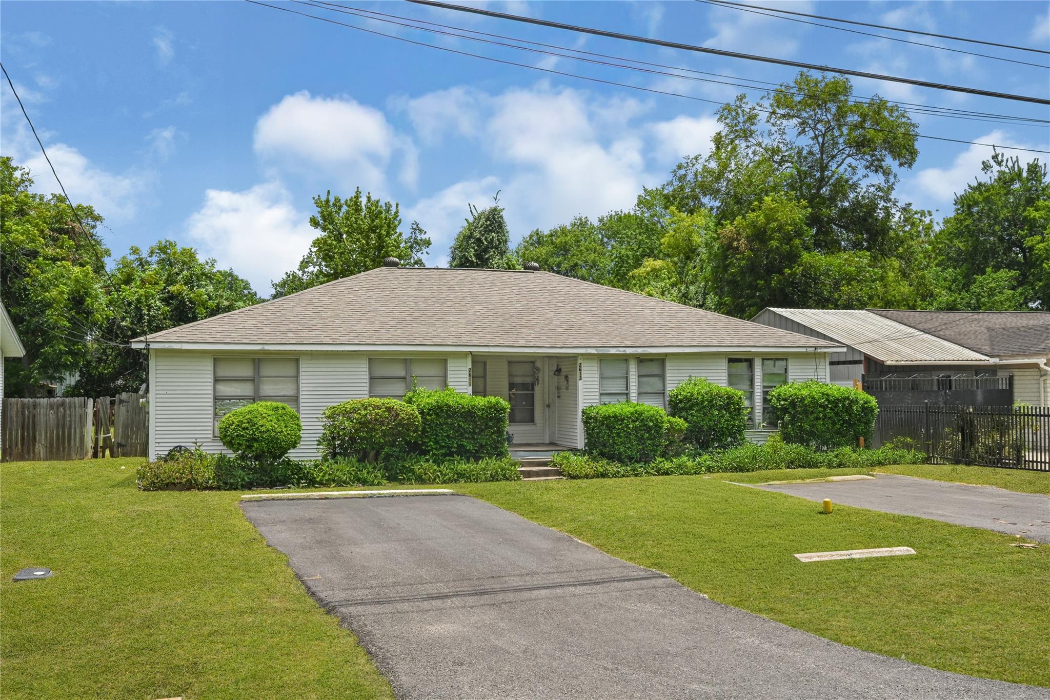 2613 Oleander Drive
