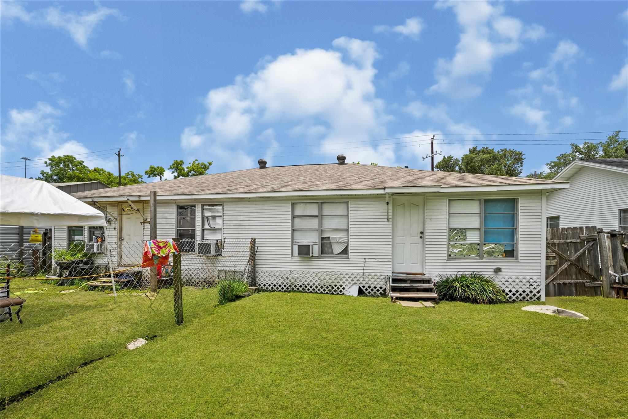 2613 Oleander Drive