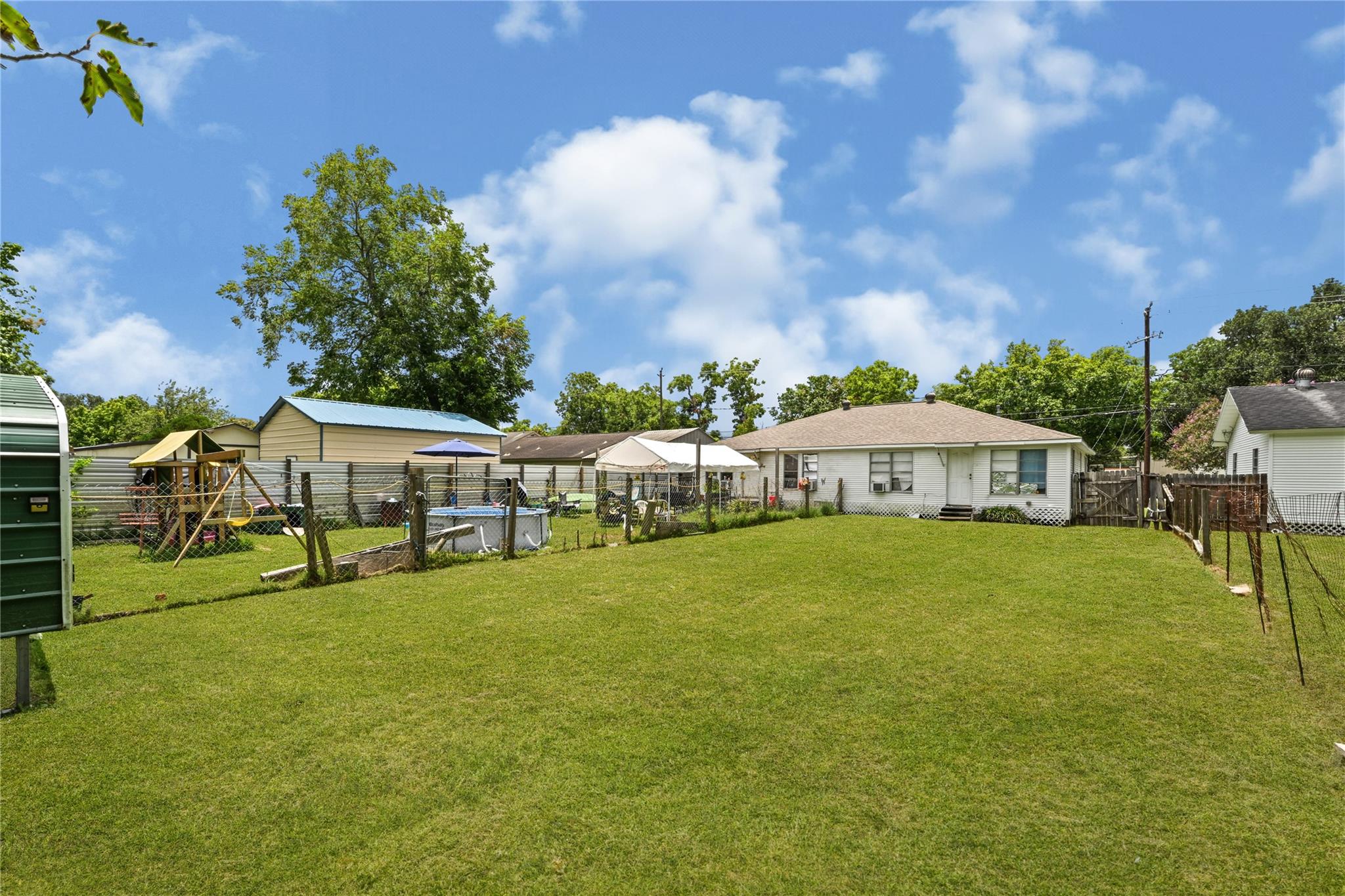 2613 Oleander Drive