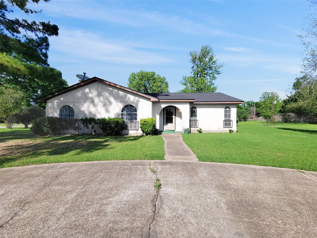 Photo of 2295 Chester Street, Dayton, TX 77535 (MLS # 37407572)