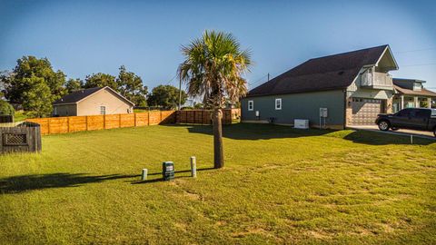 Photo of 14 Treasure Point, Onalaska, TX 77360 (MLS # 22724784)