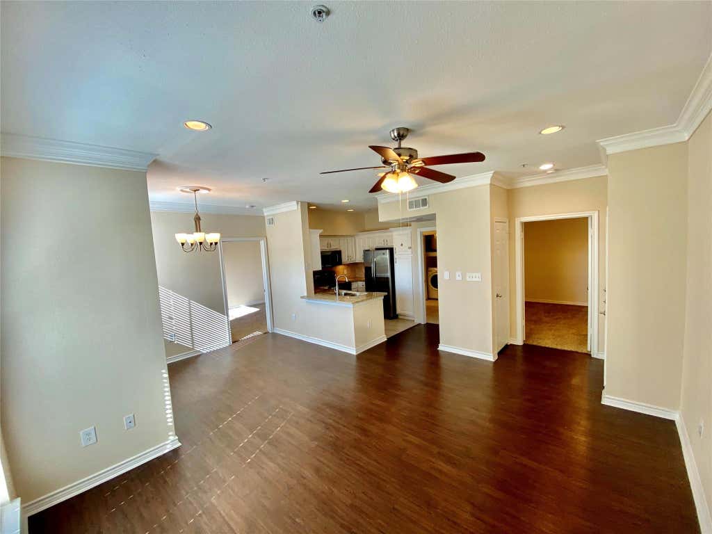 Photo of 2350 Westcreek Lane #1305, Houston, TX 77027 (MLS # 45922772)