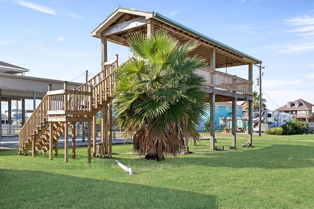 Photo of 946 Meynig Drive, Crystal Beach, TX 77650 (MLS # 40442524)