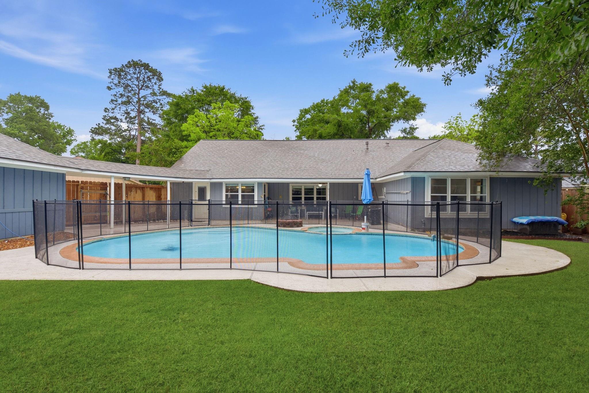25506 Many Oak Drive