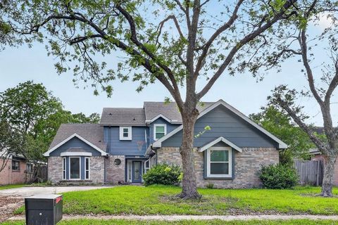 Photo of 417 W Hillary Circle, Sugar Land, TX 77498 (MLS # 60638999)