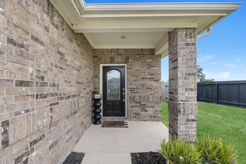 Photo of 31819 Wellington Pass, Fulshear, TX 77441 (MLS # 81614595)