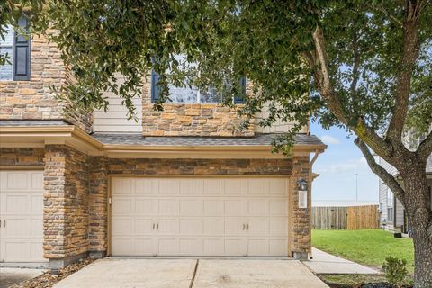 Photo of 3206 Pearl Bluff Lane, Houston, TX 77047 (MLS # 64394547)