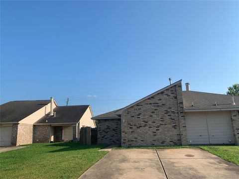 Photo of 5411 Regal Ridge Ln, Houston, TX 77053 (MLS # 7350631)