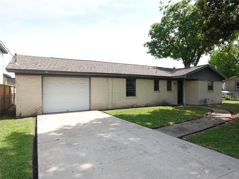 Photo of 8033 Ritz Street, Houston, TX 77028 (MLS # 10731879)