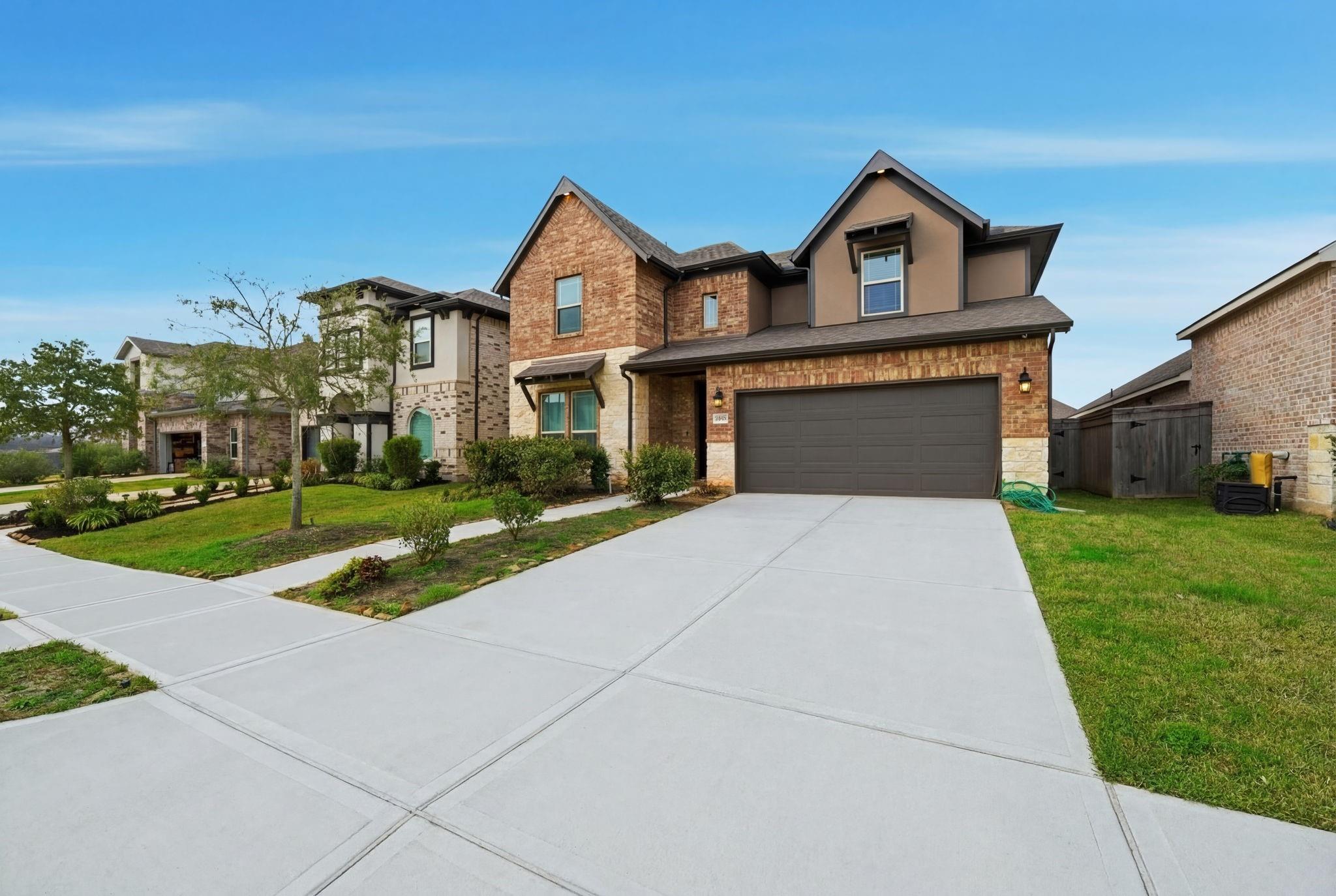 8815 Morning Glow Drive