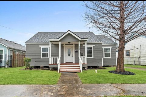 Photo of 5244 Leeland Street #A, Houston, TX 77023 (MLS # 11855476)