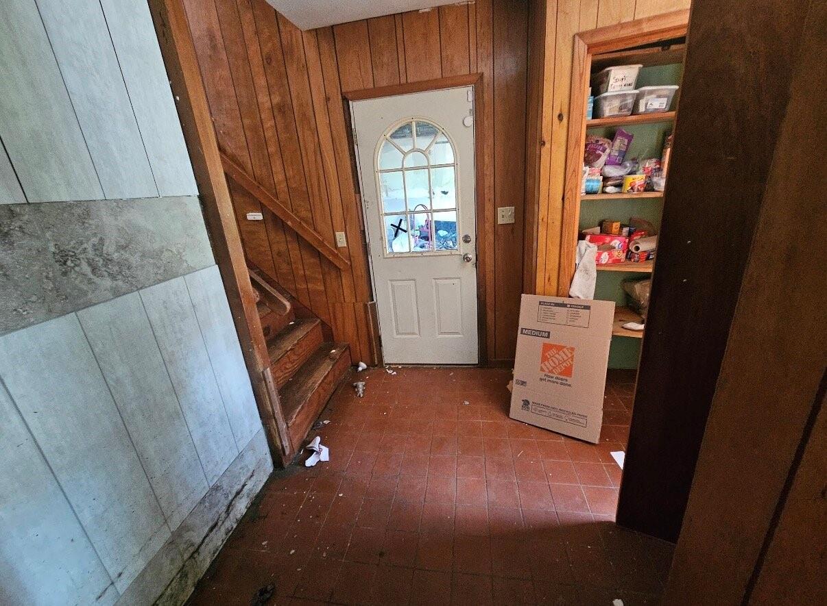 712 Oak Avenue