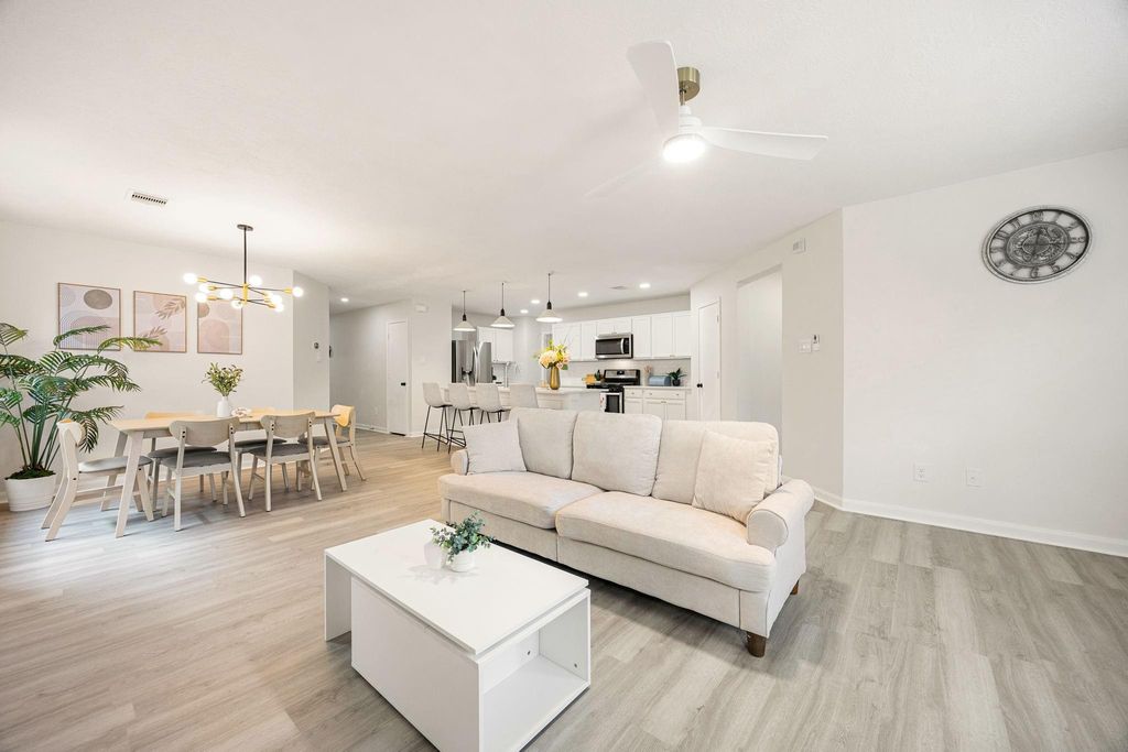 Photo of 1010 Hummingbird Point Lane, Houston, TX 77090 (MLS # 16268808)