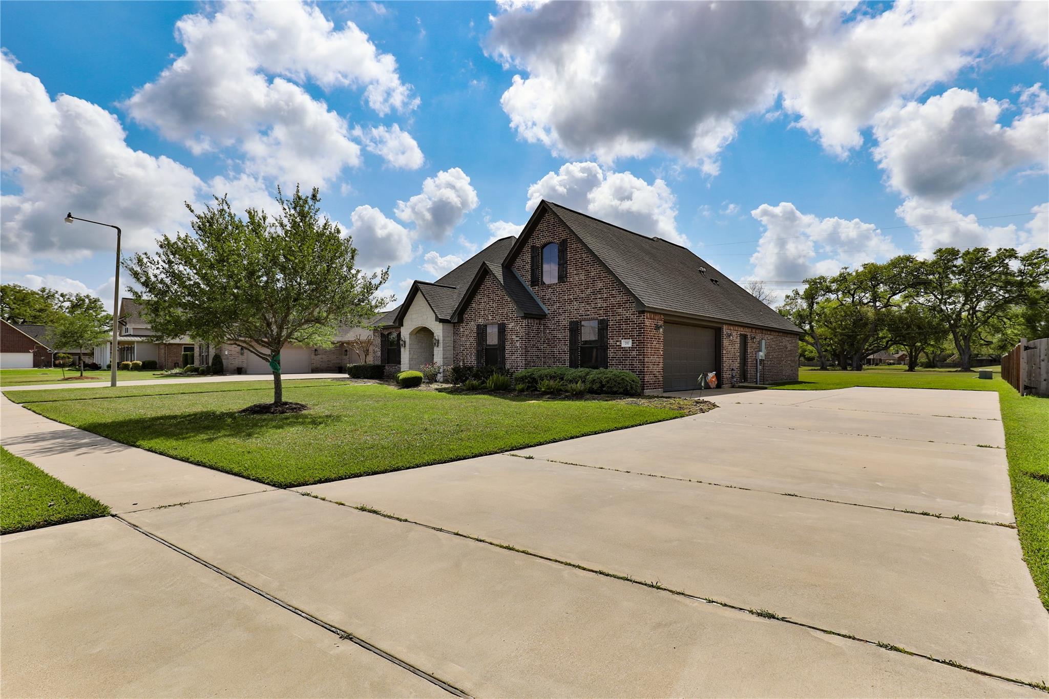 717 Rustic Oaks Drive