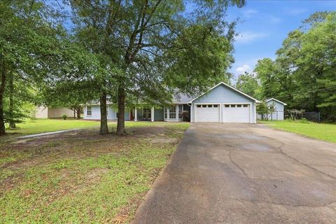 Photo of 2564 Highland Park Drive, Orange, TX 77632 (MLS # 49110749)
