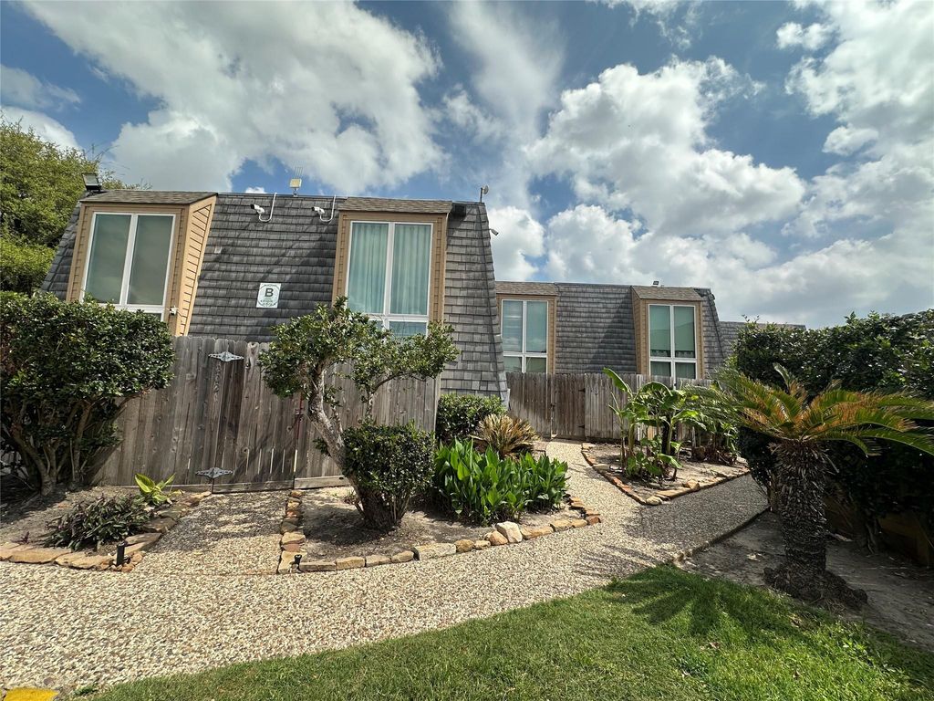 Photo of 16120 Stuebner Airline Road #202, Spring, TX 77379 (MLS # 49183439)