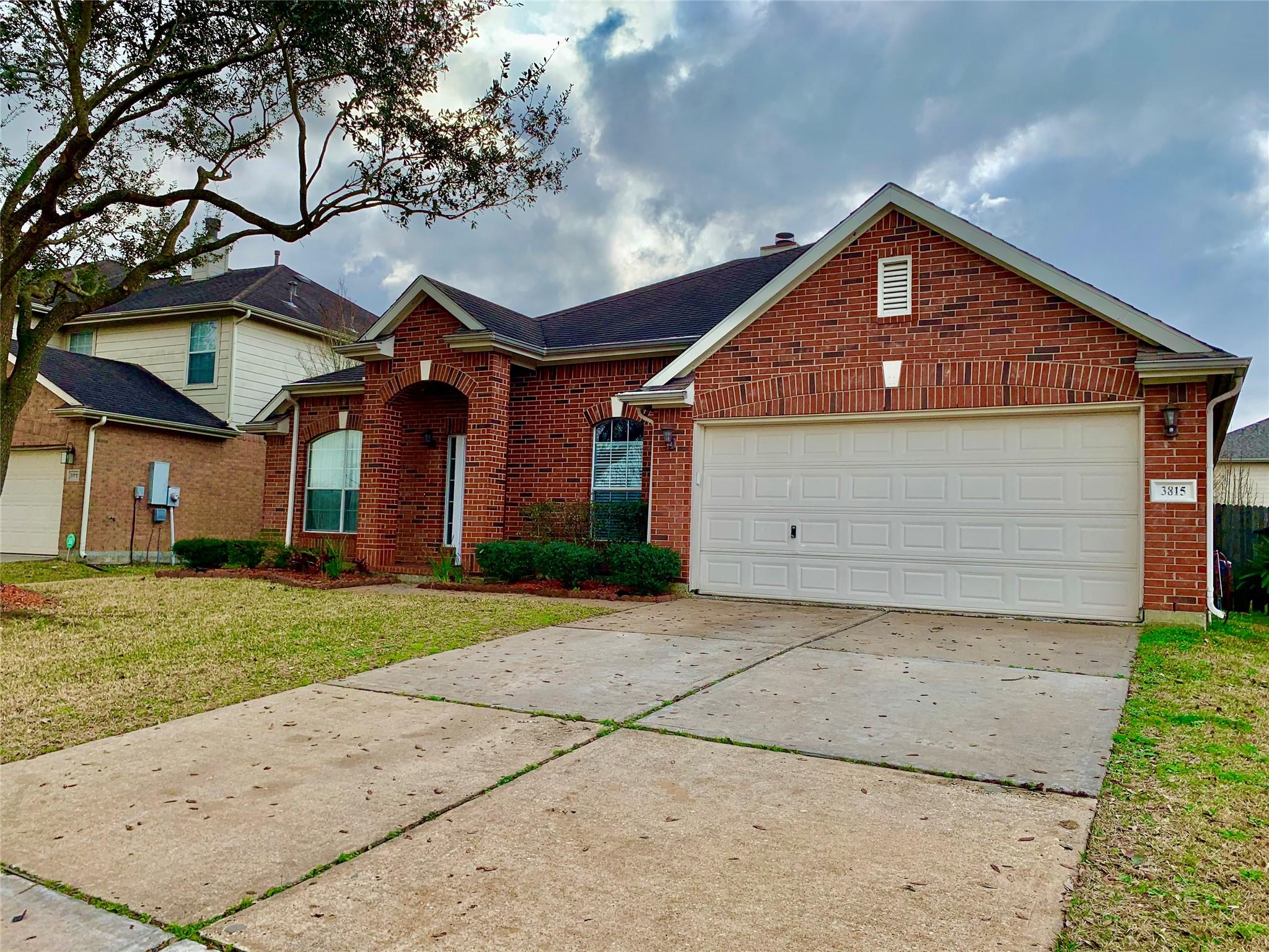 3815 Beacons View Lane