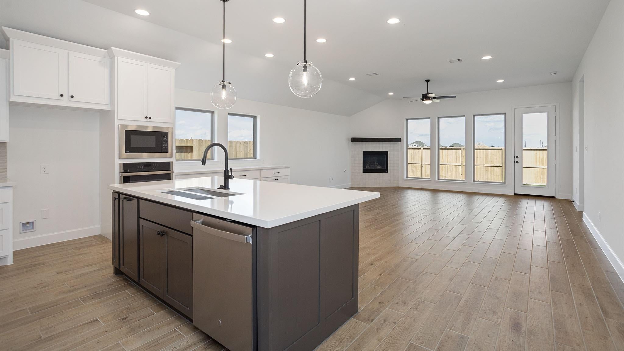 6911 Hollow Farm Drive