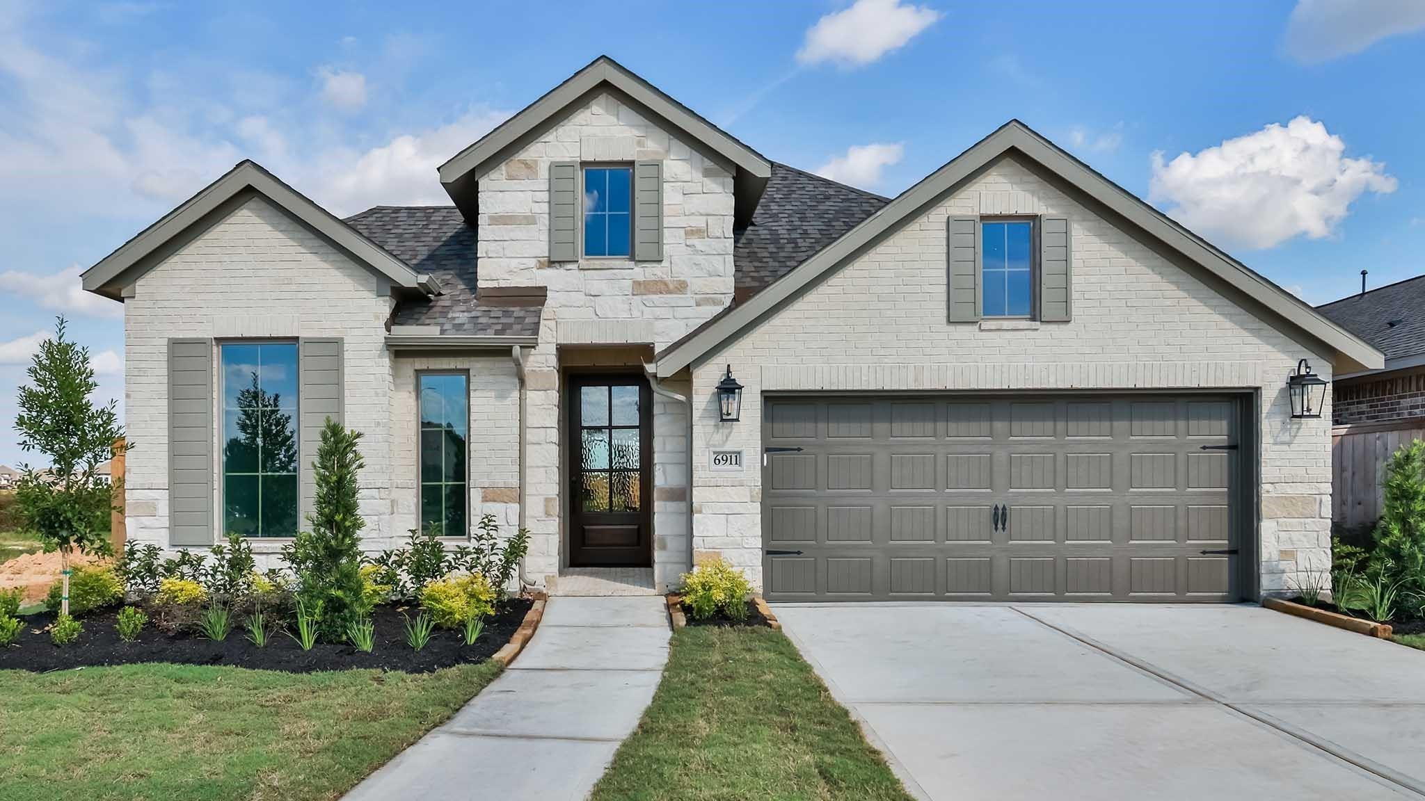 6911 Hollow Farm Drive